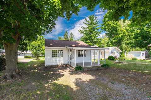 8220 E Wesley Lane, North Webster, IN 46555