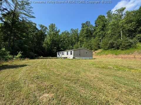 979 Reed Fork Road, Clay, WV 25164