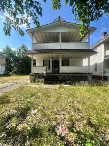 818 Wayside Road, Cleveland, OH 44110