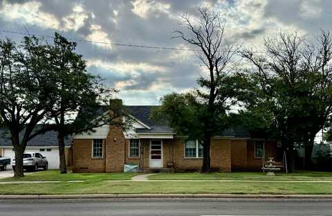 205 Harrison Avenue, Lorenzo, TX 79343