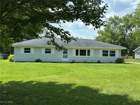 927 Gaynelle Avenue, Streetsboro, OH 44241