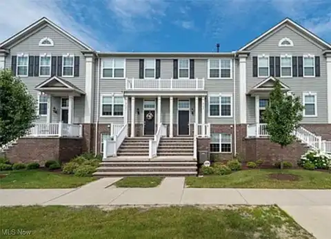 6140 N Pointe Drive, Pepper Pike, OH 44124