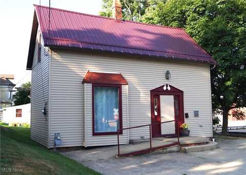 208 2nd Street SW, Carrollton, OH 44615