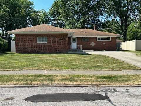 8375 Royal Ridge Drive, Parma, OH 44129