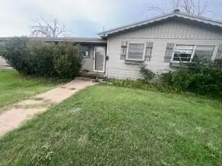 106 E Jeffie Street, Floydada, TX 79235