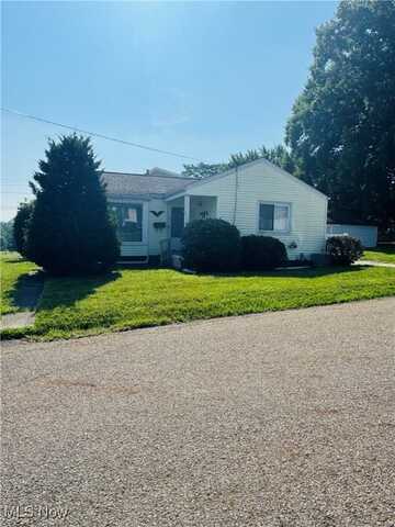 1602 Colonial Boulevard NE, Canton, OH 44714