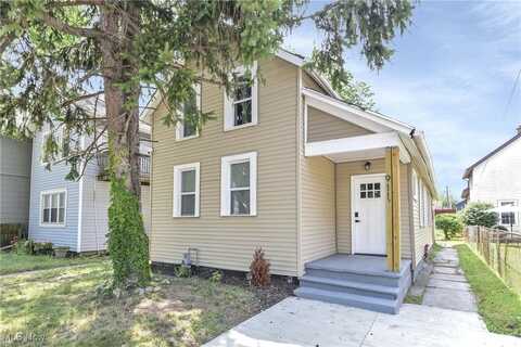 911 Starkweather Avenue, Cleveland, OH 44113