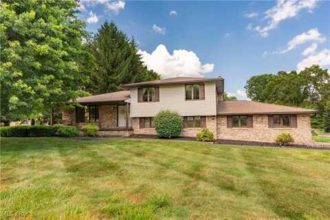 5200 Tanglewood Avenue NE, Louisville, OH 44641
