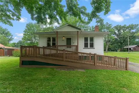 2045 Overland Avenue NE, Warren, OH 44483