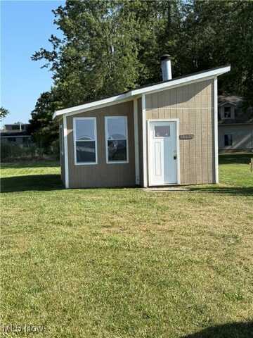 4394 Lake Drive N, Geneva, OH 44041