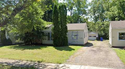 2028 N Green Road, Cleveland, OH 44121