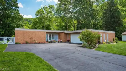 4920 W Shore Drive, Zanesville, OH 43701