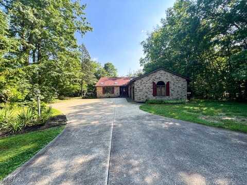 457 E Pioneer Trail, Aurora, OH 44202