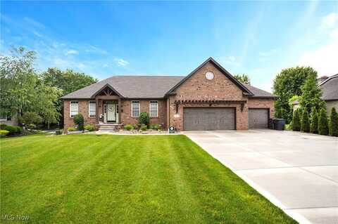 5461 Brook Run Avenue NE, Louisville, OH 44641