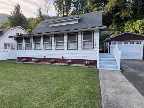 137 E Main Street, Lynch, KY 40855