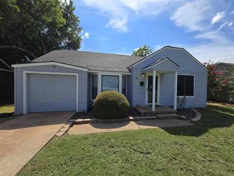 703 NW 13th St, Lawton, OK 73505