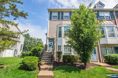 685 Plum Terrace, Mahwah, NJ 07430