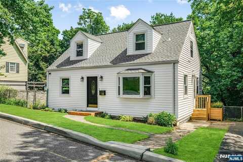 33 Irvington Place, Hawthorne, NJ 07506