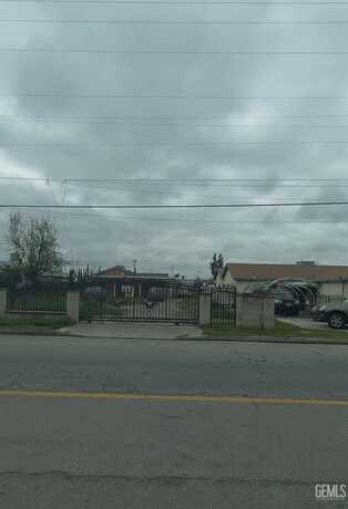 1907 Kentucky Street, Bakersfield, CA 93305