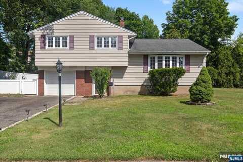 167 Middlesex Avenue, Paramus, NJ 07652