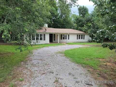 102 NE 75th St, Lawton, OK 73507