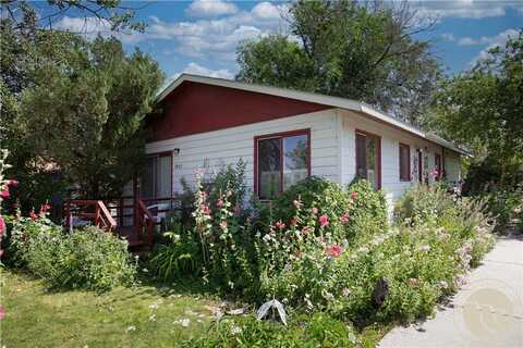 1017 N Crawford Avenue, Hardin, MT 59034