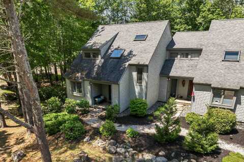 33 Brewster Circle, Bridgton, ME 04009