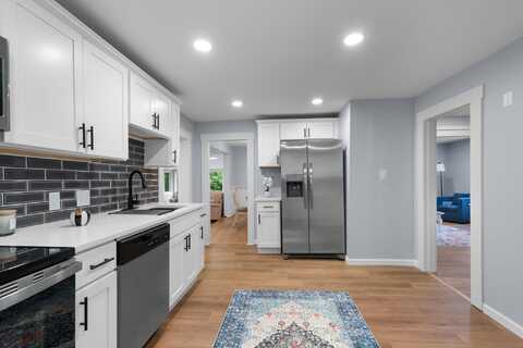 5 Bond Street, Brookline, NH 03033