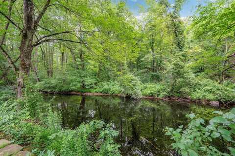 5 Bond Street, Brookline, NH 03033