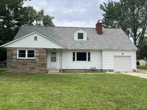 2682 Elmwood, Adrian, MI 49221