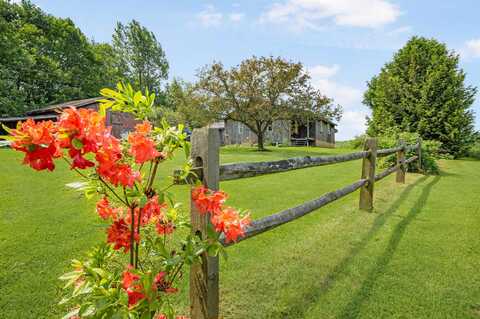 1329 W Hill Road, Craftsbury, VT 05826
