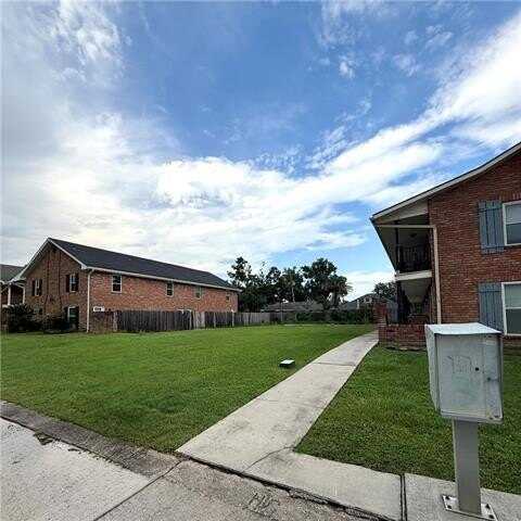 49 BRANDON HALL Drive, Destrehan, LA 70047