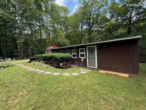 137 Sherwood Dr, Becket, MA 01223