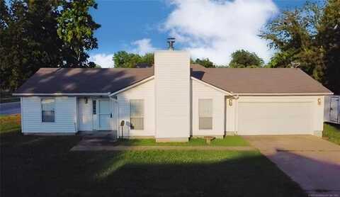 301 S Division Street, Sapulpa, OK 74066