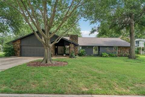 305 Fairway Drive, Broken Arrow, OK 74011