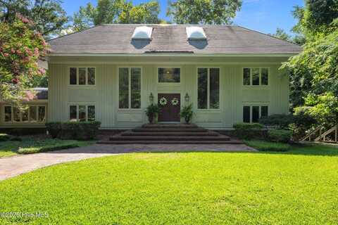 413 Haywood Creek Drive, Trent Woods, NC 28562