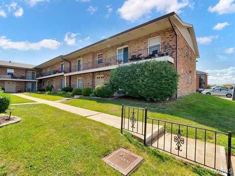 6910 Colonial Woods Drive, Saint Louis, MO 63129