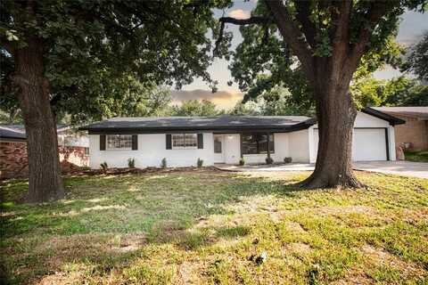 6963 Pinon Street, Fort Worth, TX 76116