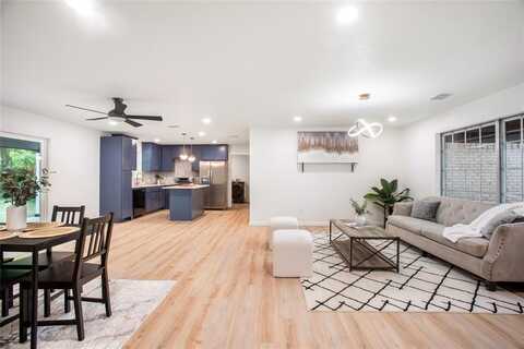 6963 Pinon Street, Fort Worth, TX 76116