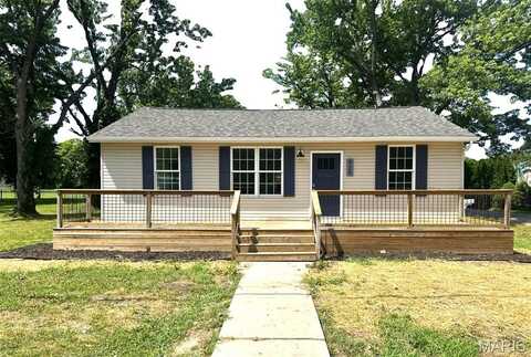 905 W Hays Street, Keyesport, IL 62253