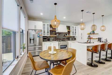 203 S Cockrell Hill Road, Hull, TX 75211