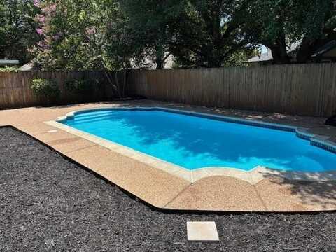 5702 Fox Hunt Drive, Arlington, TX 76017