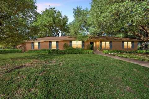 2524 Wooddale Circle, Waco, TX 76710