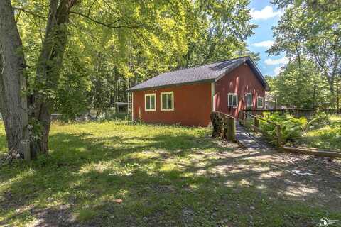 8438 Adler, Lambertville, MI 48144