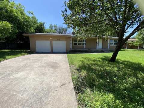 3570 Paramount Street, North Richland Hills, TX 76117