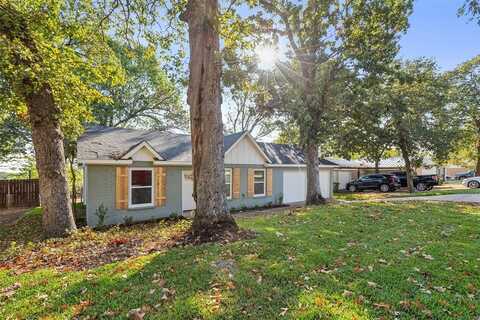 3709 French Wood Drive, Arlington, TX 76016