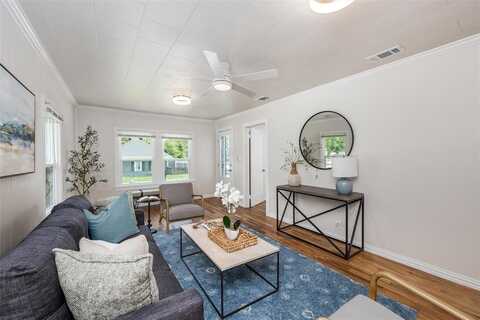 1317 Oak Street, McKinney, TX 75069