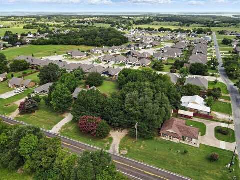608 W Walcott Street, Pilot Point, TX 76258