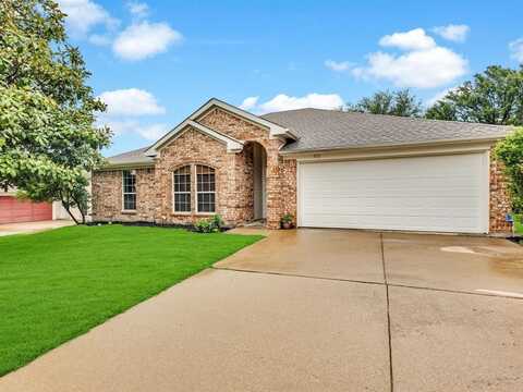 812 Joshua Drive, Burleson, TX 76028