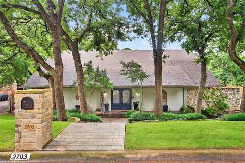 2703 Chinquapin Oak Lane, Arlington, TX 76012